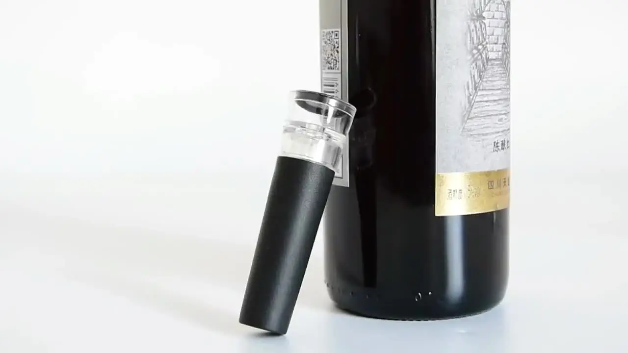 Tappi per Bottiglie di Vino in Silicone,Set di 4 Tappi Riutilizzabili per Bottiglie di Vetro - Adatti per Vino, Birra, Olio - Tappi in Silicone Alimentare
