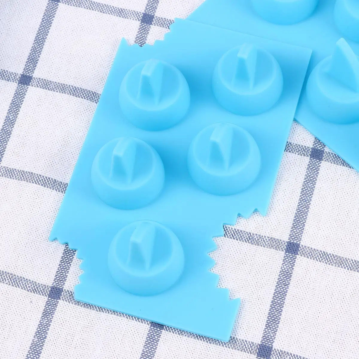 Silicone Shark Fin Ice Cube Tray DIY Ice Making Mold Creative Kitchen Accessories (Blue)