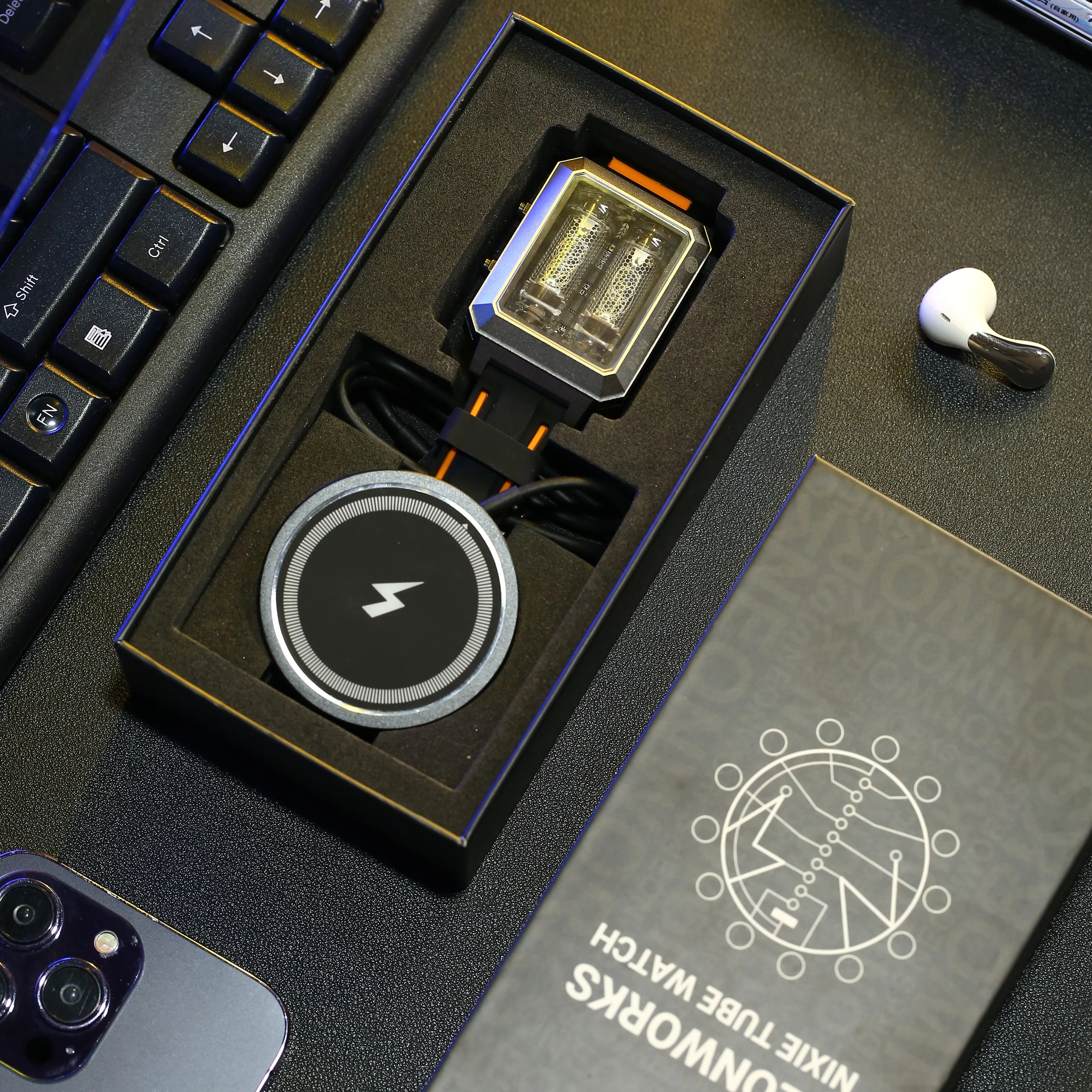 New CYBERPUNK Watch IN-16 Nixie Tube Watch Hour&Minute Display Wireless Charge 3