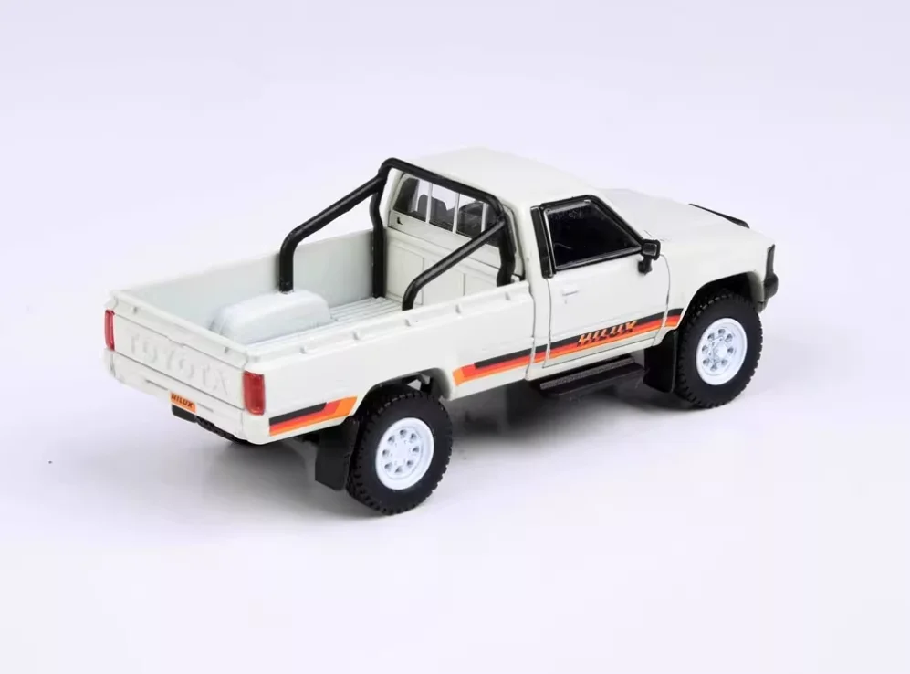 Para64 1:64 1984 Hilux Pickup Truck Simulation Alloy Car Model Gifts Decoration Collection Toys Static Display 24 S00e13101b9f944c7a3b634586decbc71a