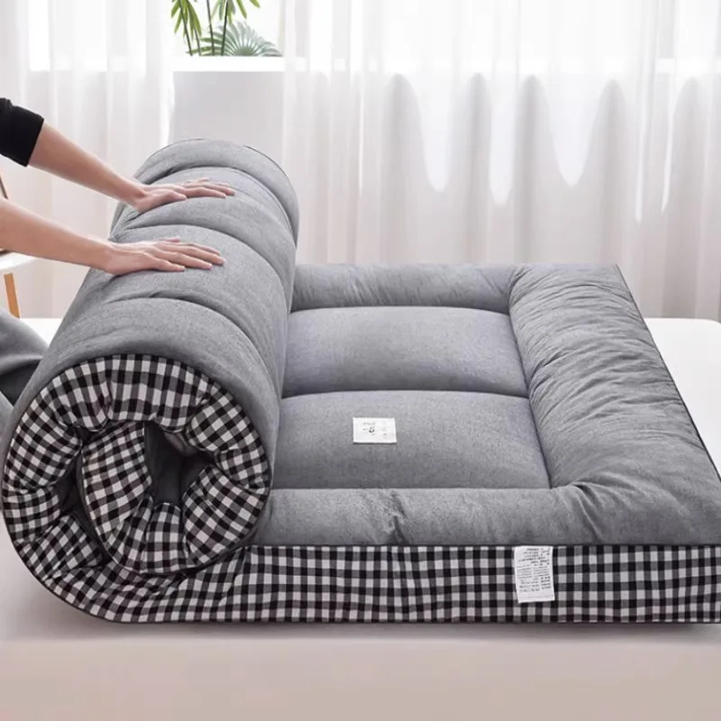 

Mattresses, soft cushions,double family bed mats, thickened mats, quilts, and 1 meter and 5 meters for rental use