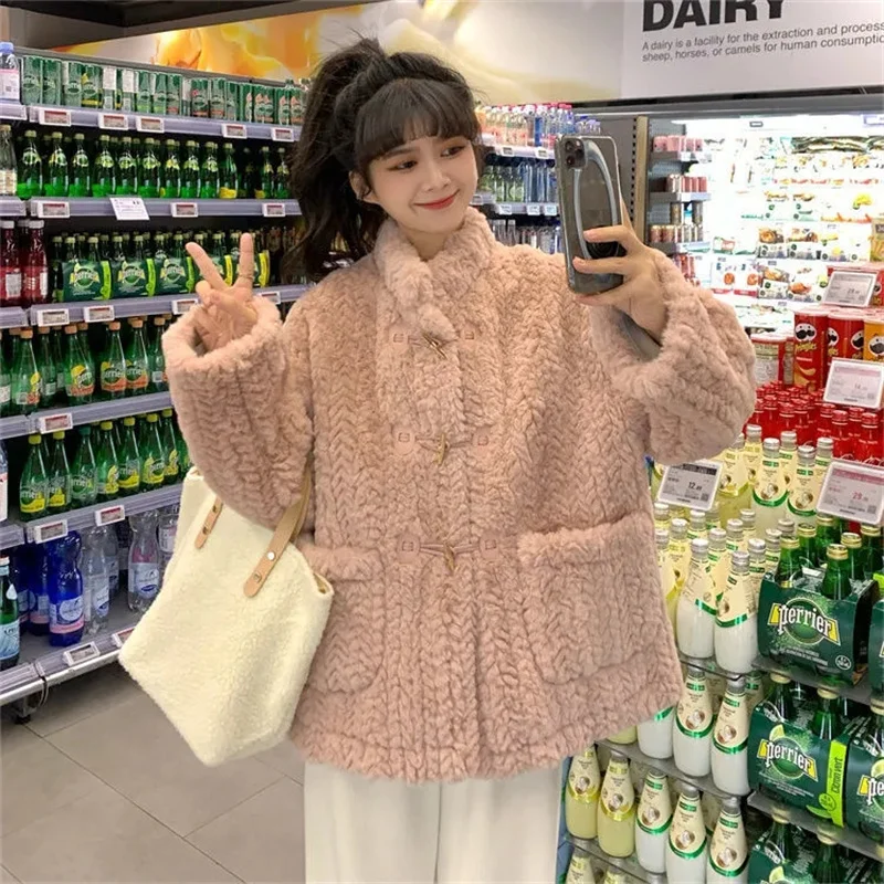 Lamb Hair Small Fragrant Style Coat for Women Autumn and Winter Thickened 2023 New Korean High Grade Cow Horn Button Coat P126