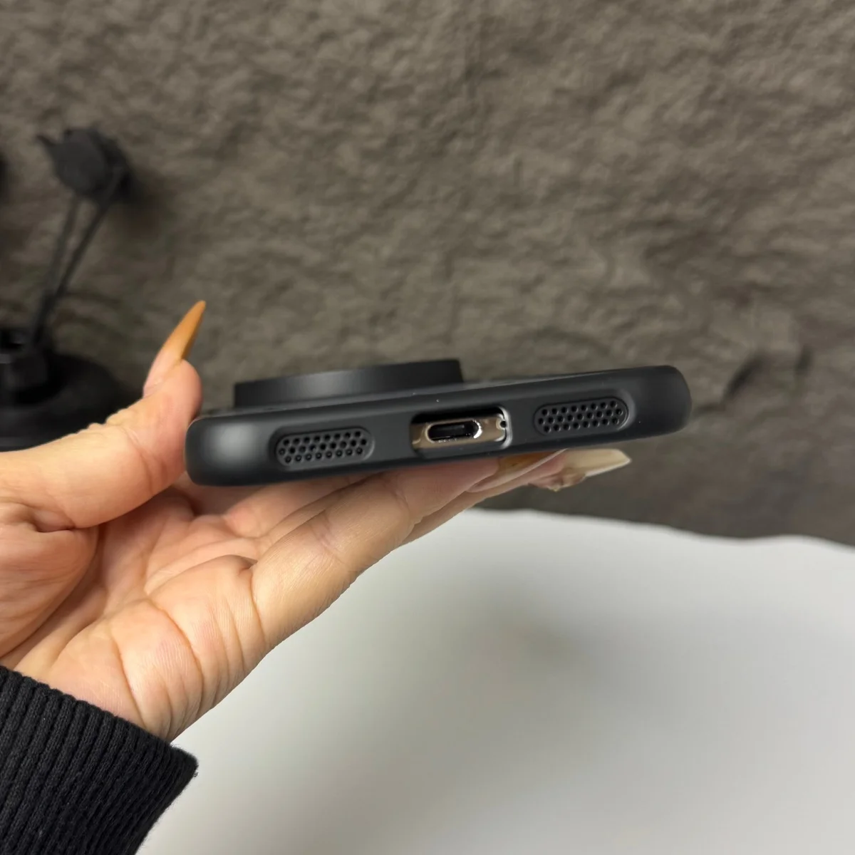 Vibrant Breathable Edge Shockproof Magnetic Phone Case - Compatible with Magsafe