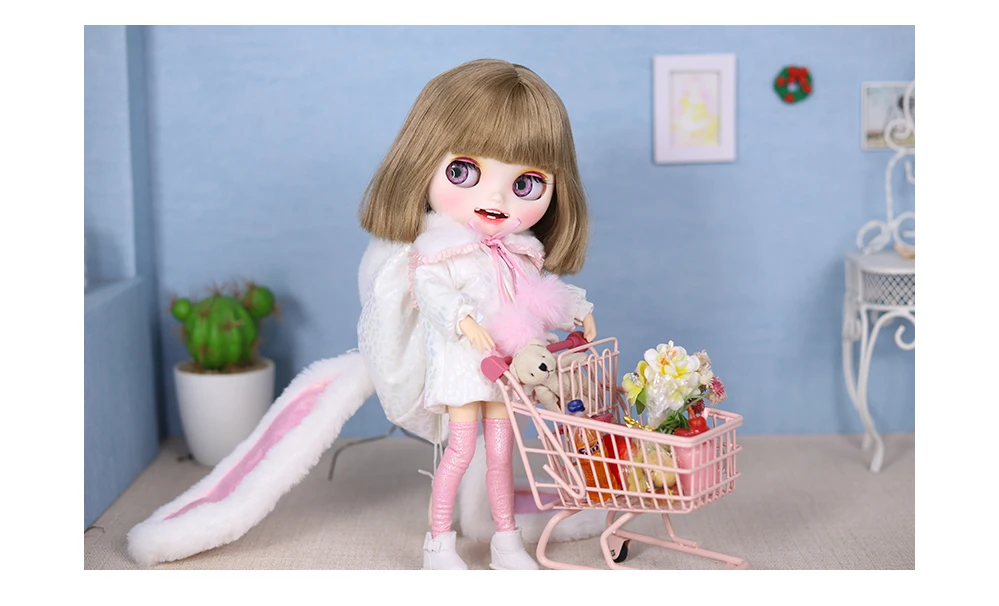 Neo Blythe Doll Bunny Hoodie with High-Neck & Stockings 2