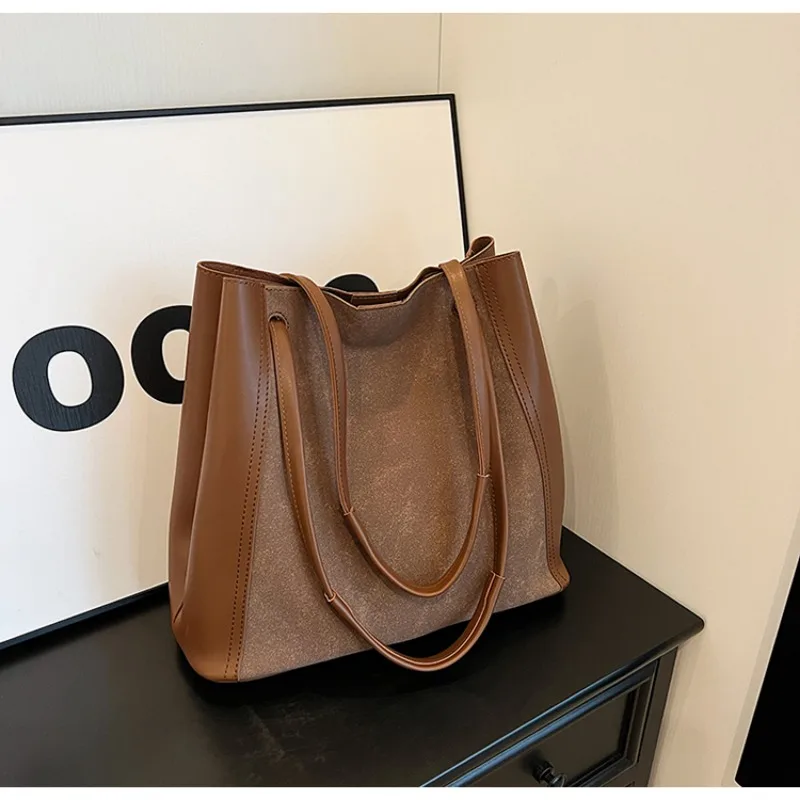 

Large Capacity Women's Shoulder Bags Hasp Versatile 2024 Brand Bags for Women Casual Tote Fashion New Style Bolsas Femininas
