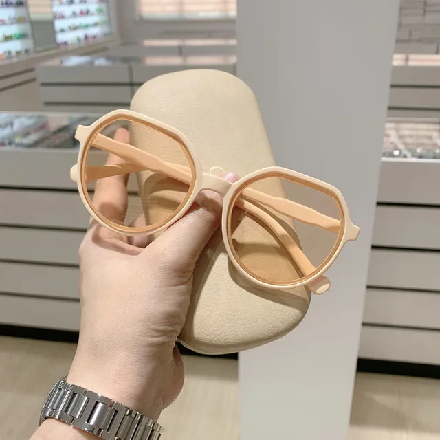Ladies Small Frame Milk Tea White Sunglasses Classic Design Retro Sunglasses Small Face Sunscreen Sunglasses Riding Equipment 1