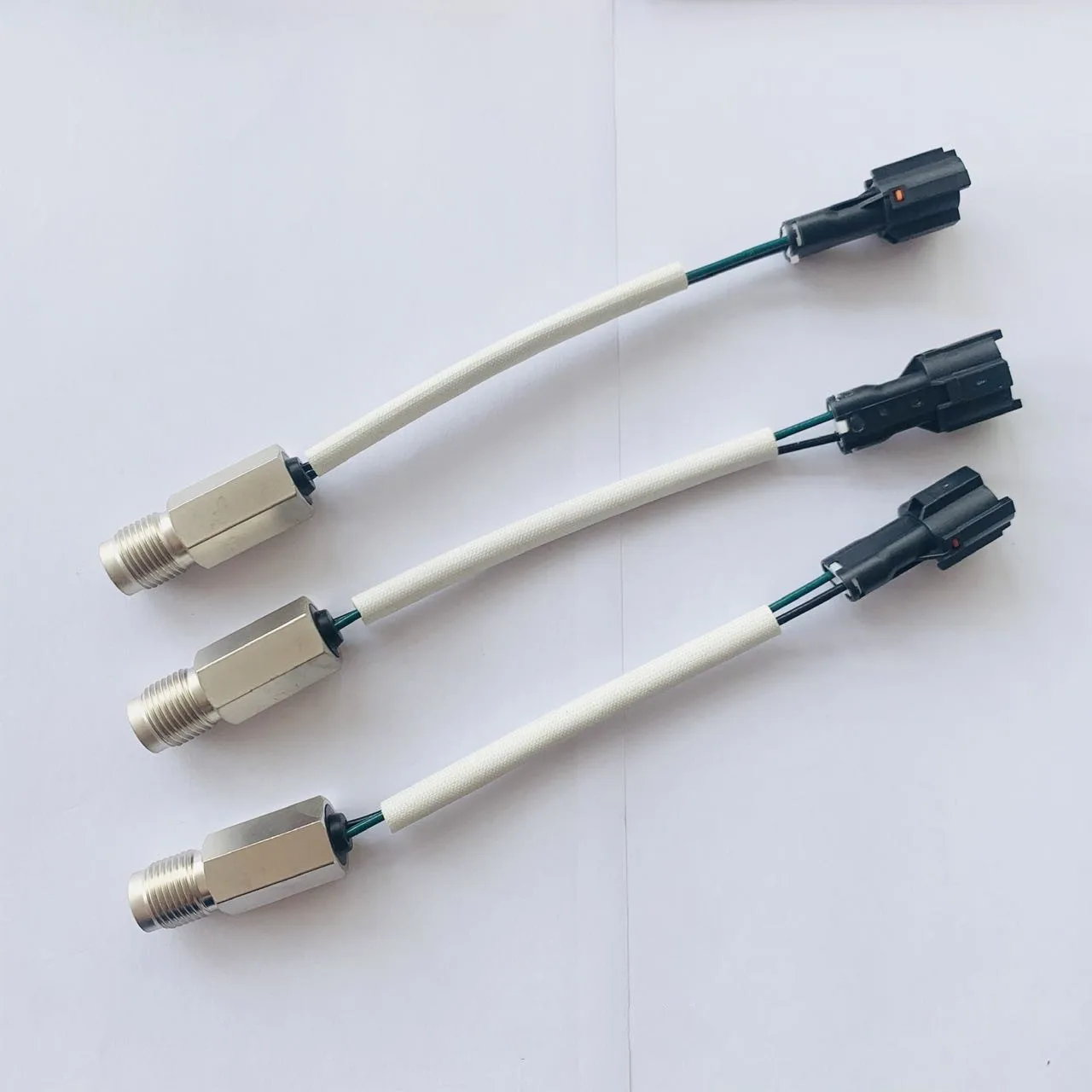 21E3-0042 21Q6-15800 RPM Speed Revolution Sensor for Hyundai R220LC-5 R200LC-7 R210LC-7 R215LC-7 R220LC-7 R225LC-7 Excavator
