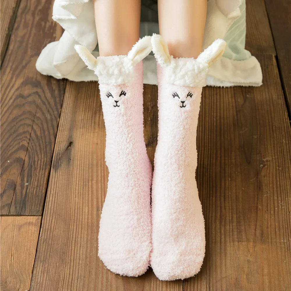 Qisin Weihnachten socken Winter warm korallen fleece socken weibliche elch cartoon hause verdickt boden socken farbe weiche kawaii süße socken – Detail 10