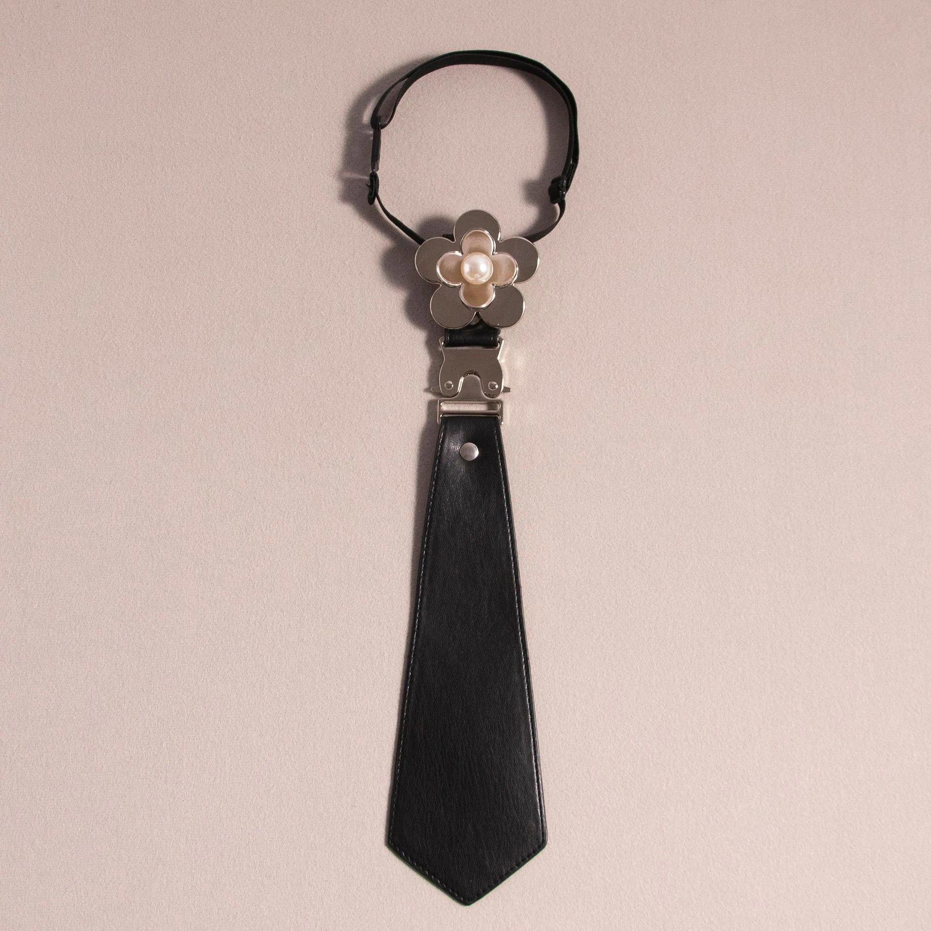 Рисунок 3 - Модный новый черный галстук из