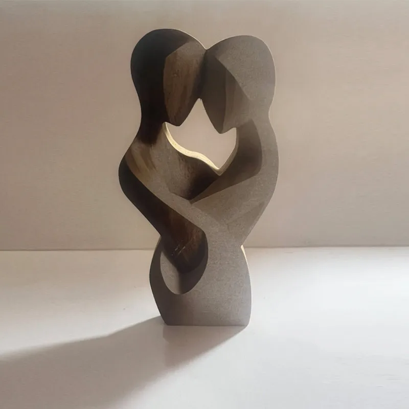 Flat Wooden Couple Statue
