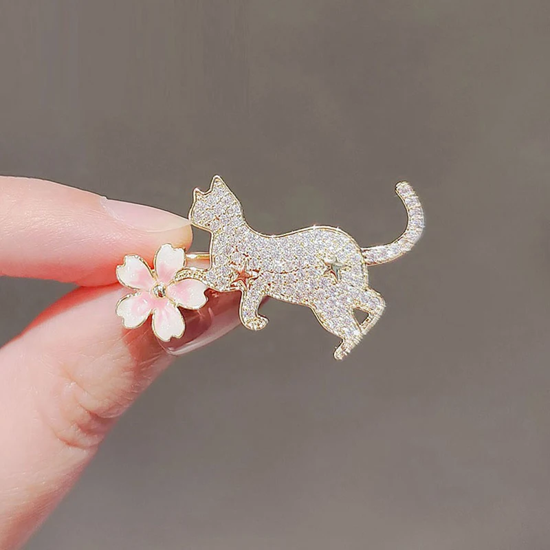 Lovely Bow Rabbit Brooches For Women Hollow Out Rhinestone Flower Animal Lapel Pin Jewelry Clothing Accessory Party Wedding Gift