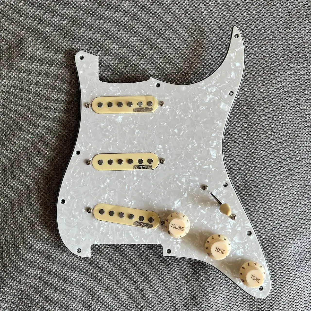 

Upgrade Prewired SSS Guitar Pickguard Set 7 Switch with Wilkinson Alnico 5 Single Coil Pickups Fit ST Style Guitar