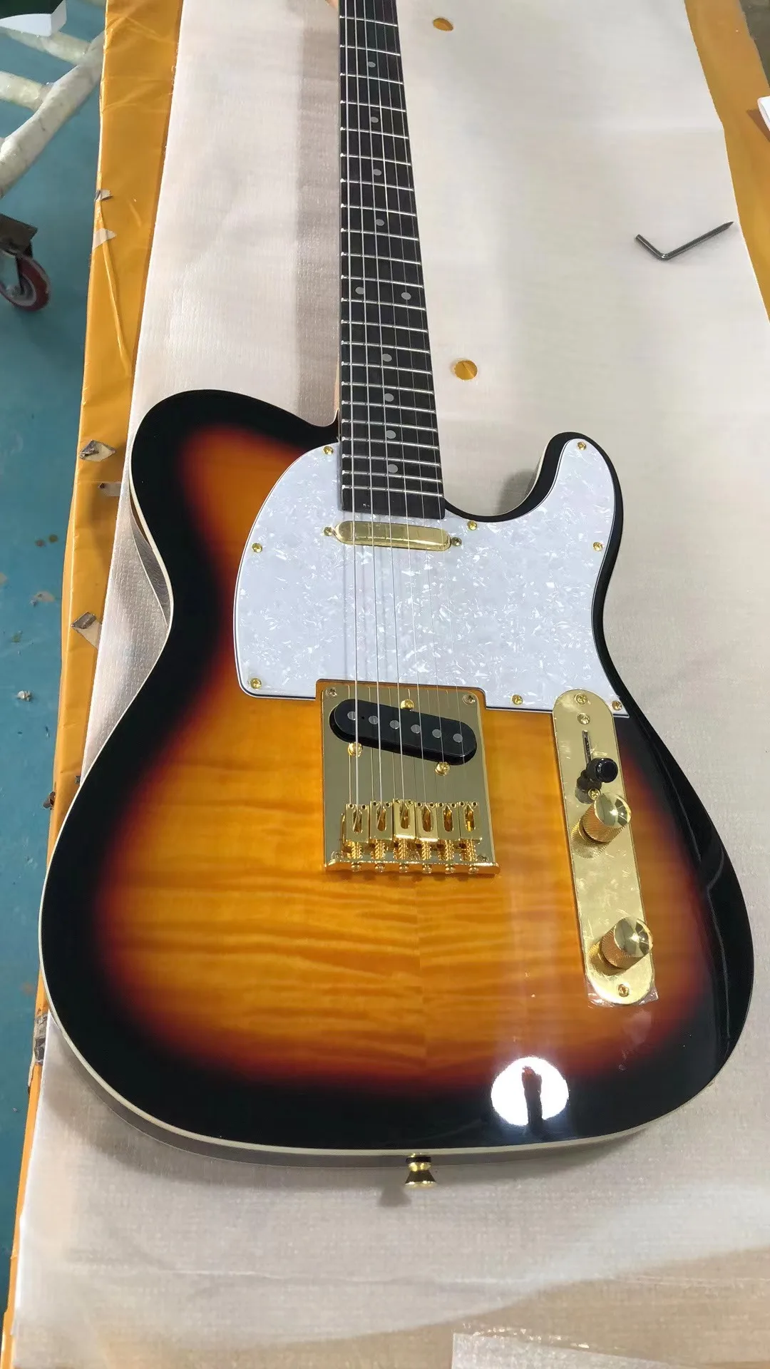 

Sunburst TL, 6 струн, Электрический крем для тела из красного дерева, топ из клена и пламени, золотая фурнитура, глянцевая отделка, Бесплатная доставка