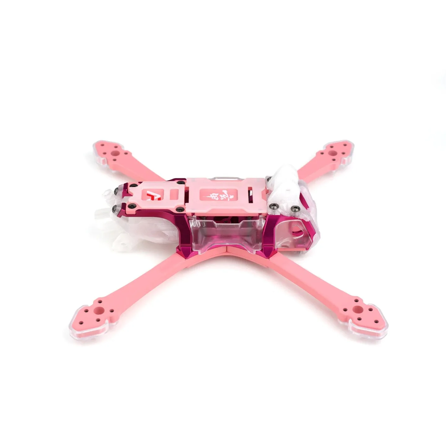 Pilote utilisant une radiocommande pour contrôler le Drone FPV Course 5.8G 720P HD Caméra WiFi Quadricoptère RC dans un champ.
