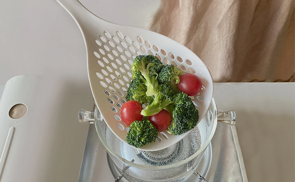 Description Picture 2 of itemStrainer Scoop Colander Slotted Pasta Spoon Plastic Skimmer Spoon with Handle Food Drain Shovel for Kitchen Cooking