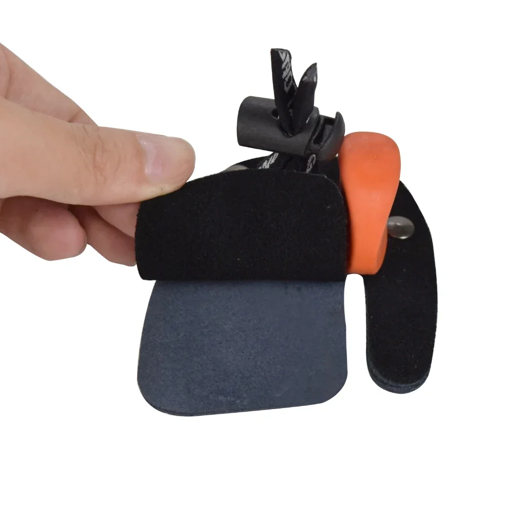 1 pcs Archery Finger Tab Guard Bow Protector Gear Glove Right Left Leather Adjustable Outdoor Shooting 4