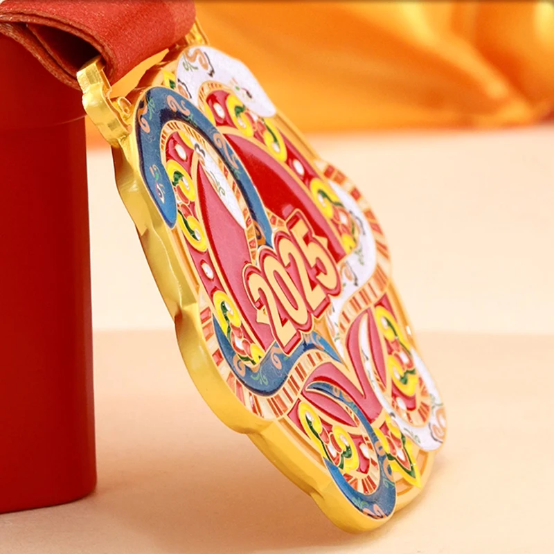 Customization 2025 Snake Year Pattern Metal Medal, Gold Silver Copper Student Souvenirs Award Hanging Around the Neck Decor, 1Pc