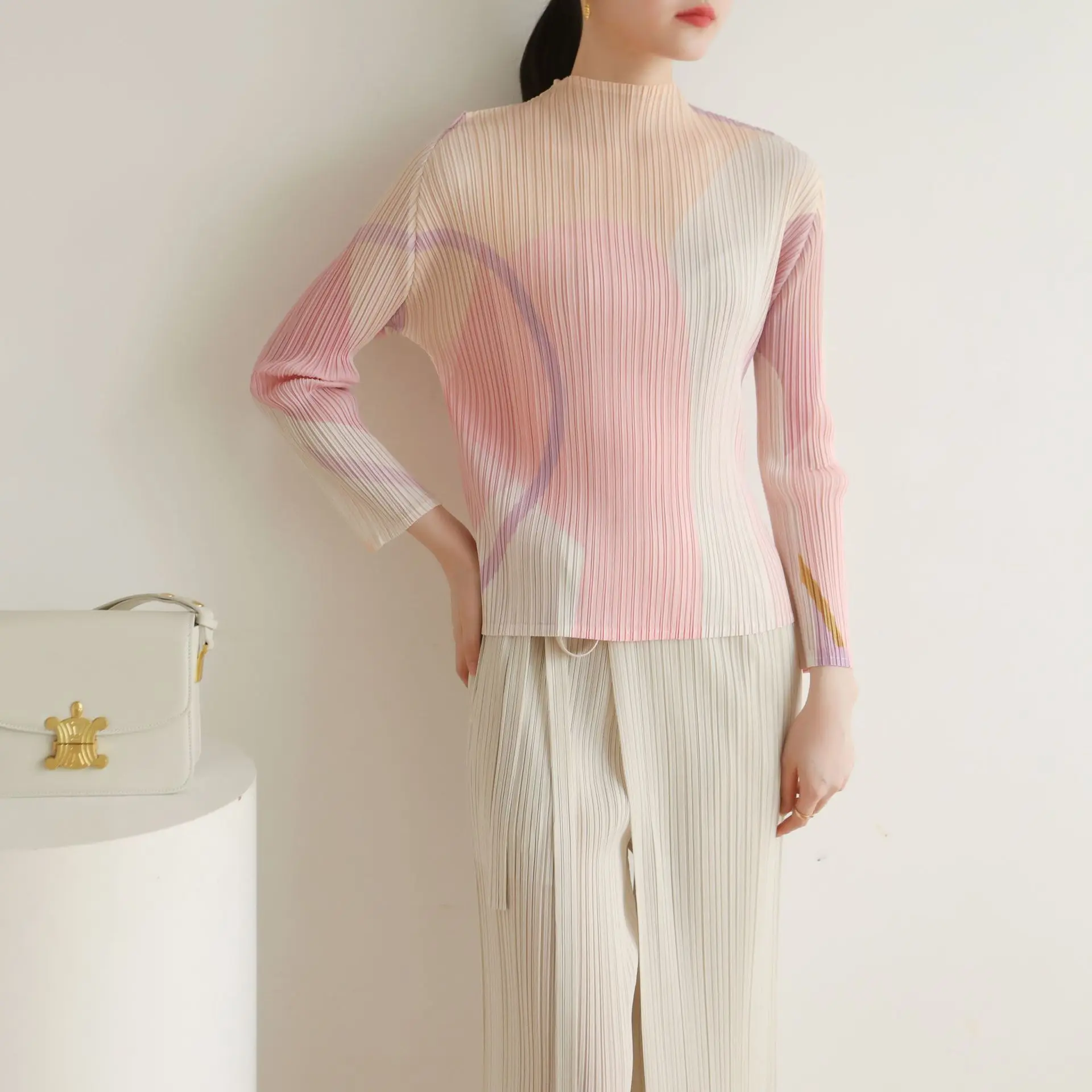 

Women's half-high neck T-shirt Miyake Pleated Spring new fashion high stretch slim bat sleeve printed top