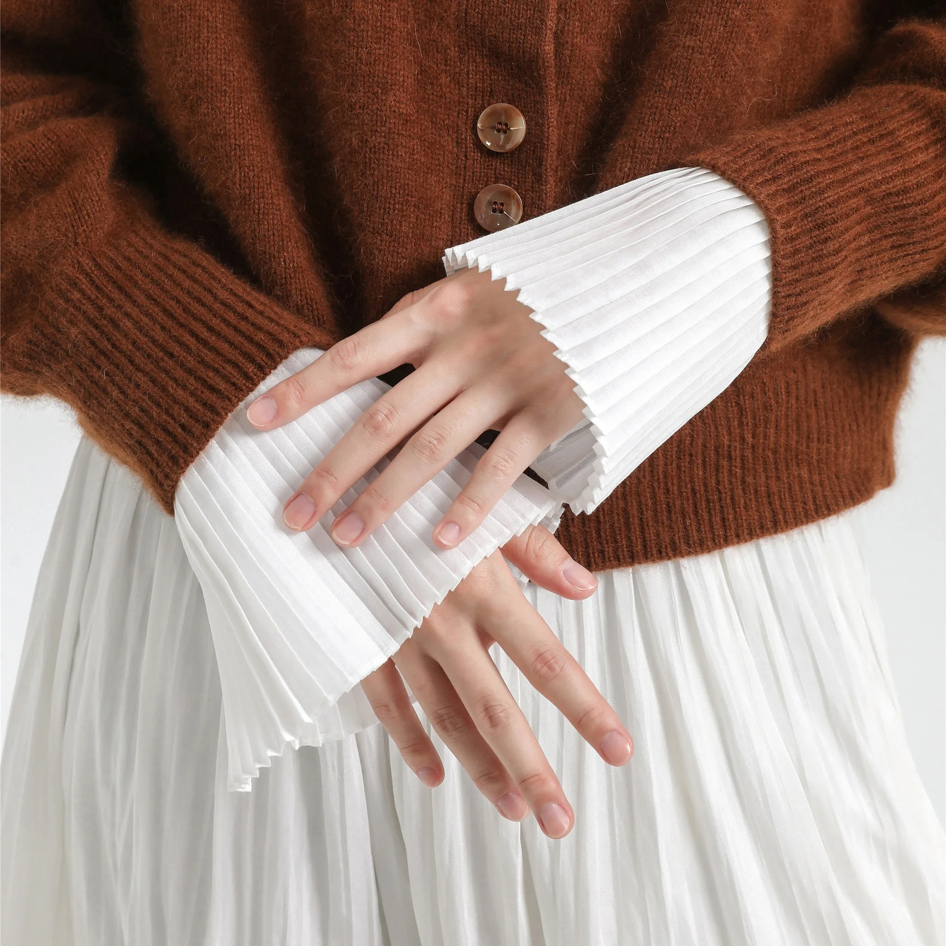 

Women Pleated Detachable Cuffs Shirt Pleated Flare Sleeve False Cuffs Layered Detachable Fake Sleeve Cuffs Sweater Accessory