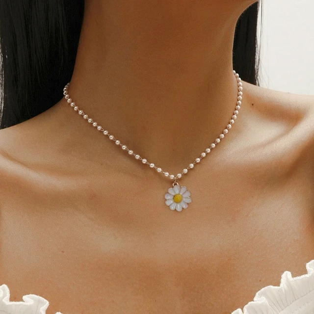 Daisy Pearl Bridal Necklace | Wedding Pearl Pendant