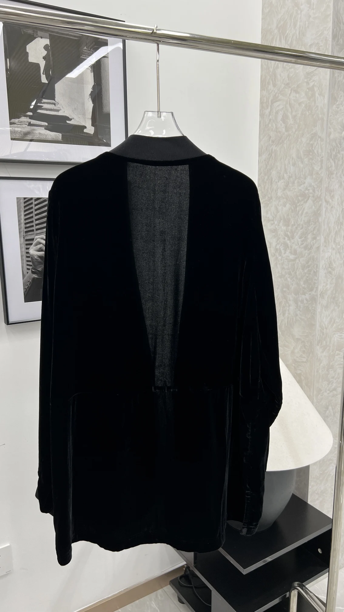 

Silk coat with ribbed collar