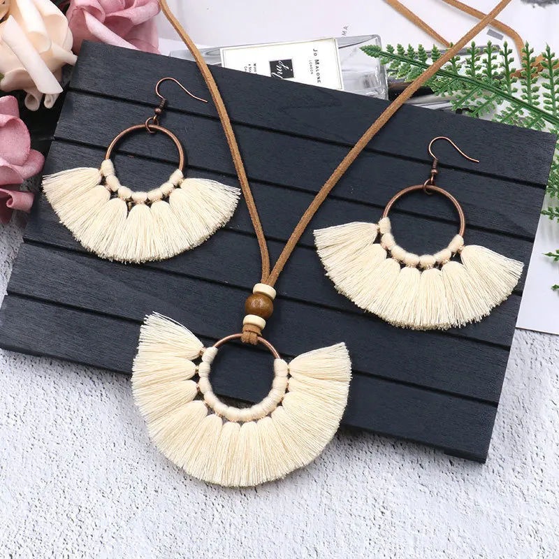 Orecchini Bohemien A Goccia In Bronzo Con Foglia E Nappa - Gioielli Etnici Chic Per Donna - Pendenti Lunghi In Metallo E Pietra
