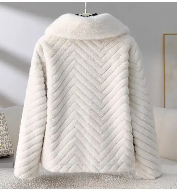 Popular high-end Hepburn style short Coat for women's Winter 2026 new Mink coat Ladies Fur Jackets Fox Fur Car Strip Mink Jacket