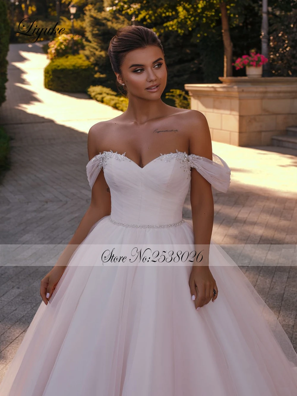 Liyuke Ruched Pleats Wedding Dress Off Shoulder Half Sleeves Bridal Gowns