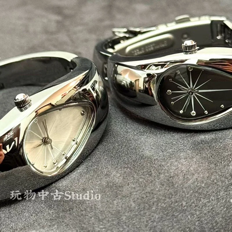 時計 vintage Rumble Fish bracelet watch y2k Vintage Multi-charm Watch Bracelet, Gold Watch Bracelet