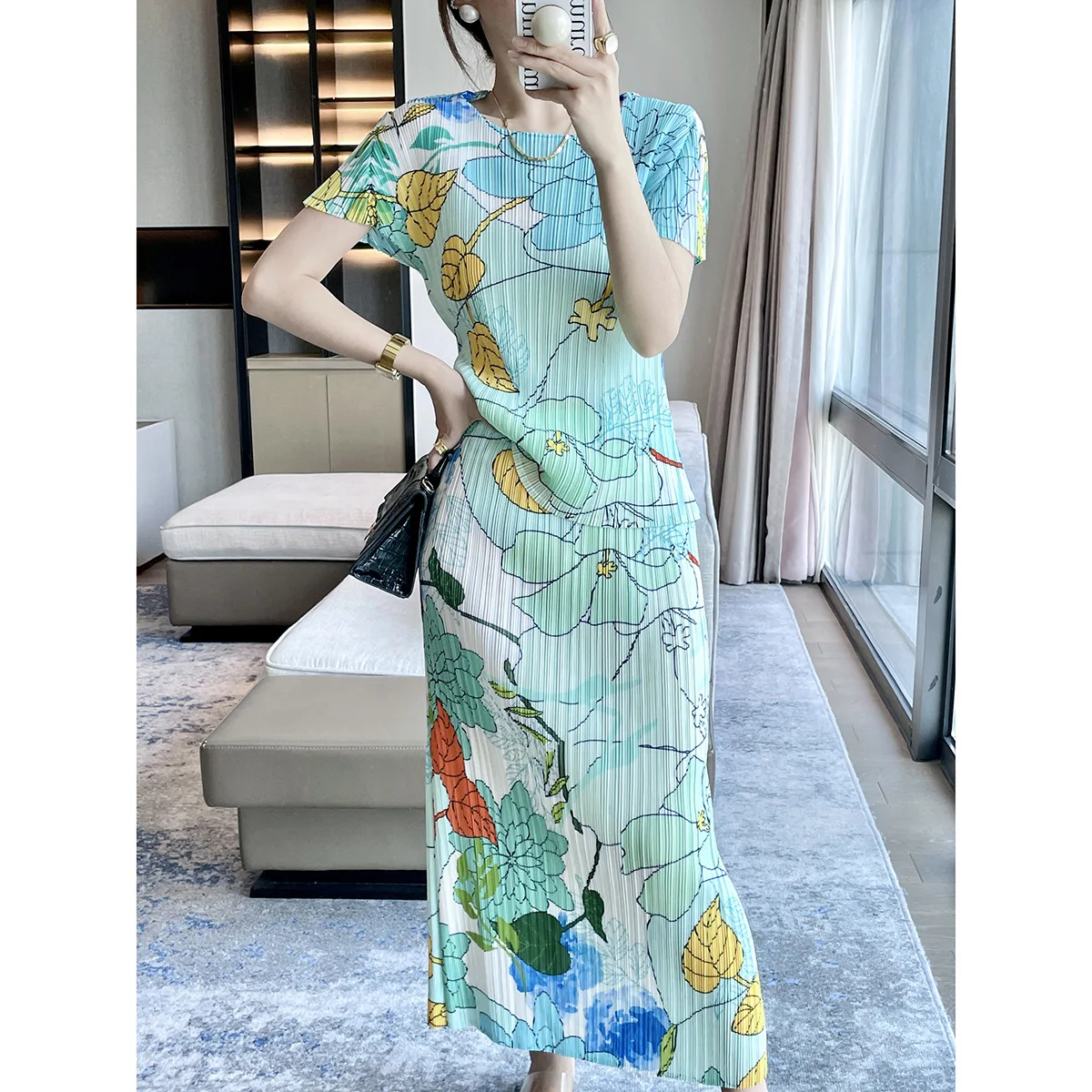 

2023 summer new round collar temperament printed fashion suit women short-sleeved top two-piece set