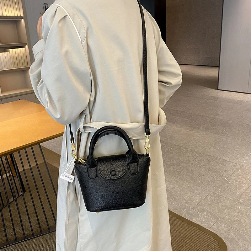 

2024 модная женская сумка-мессенджер через плечо из искусственной кожи, простая плиссированная сумка-мешок, сумки-тоуты, повседневная женская сумка через плечо