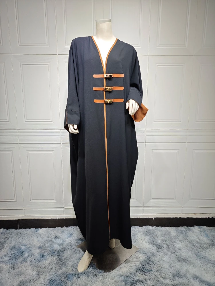 

Модное сдержанное однотонное кимоно Дубая, Abayas, кожаный халат с длинными рукавами и пряжкой контрастных цветов, женский халат в мусульманском стиле Рамадан