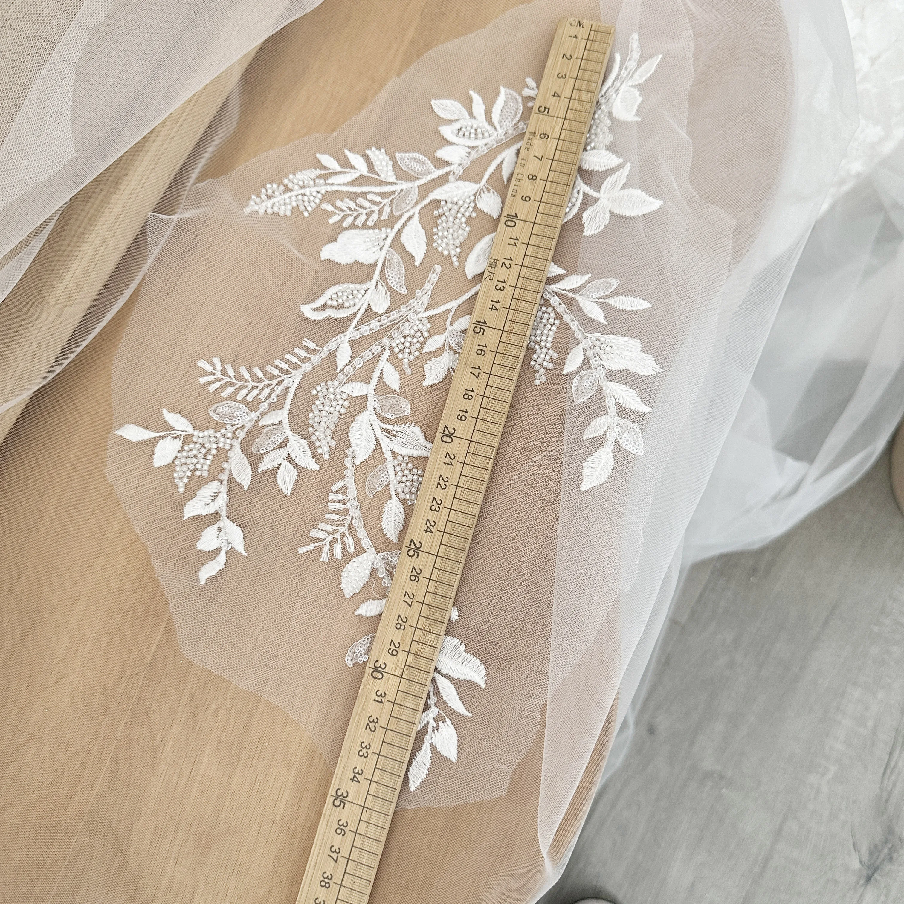 1 Paar Paar Paar Set mit 3D-Perlen, Baumwolle, Blumenstickerei, Spitzenapplikation, Brautschleier, Hochzeitskleid, Träger, Kappen, Spitzenmotiv – Detail 1