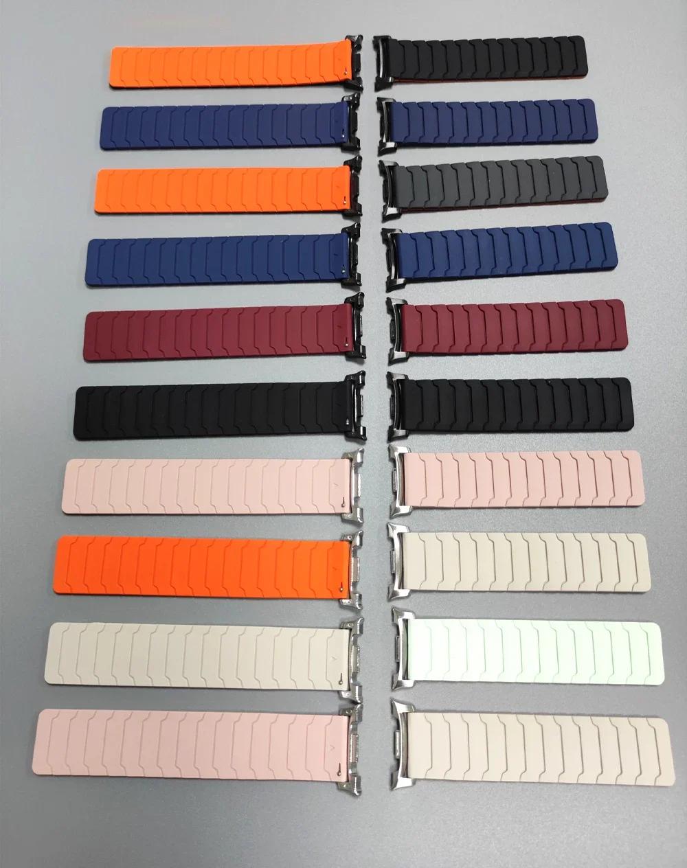 Magnetic Silicone Sports Watch Strap - Universal Fit, Sleek & Durable Bracelet Design