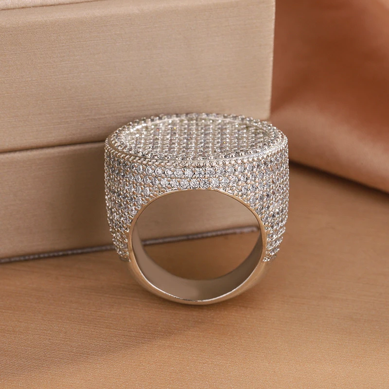 Luxurious Full-diamond Jewelry - Fashionable and Shiny Zircon Ring, Disc-shaped Women's Ring, Anniversary Gift, Men's Jewelry - 4