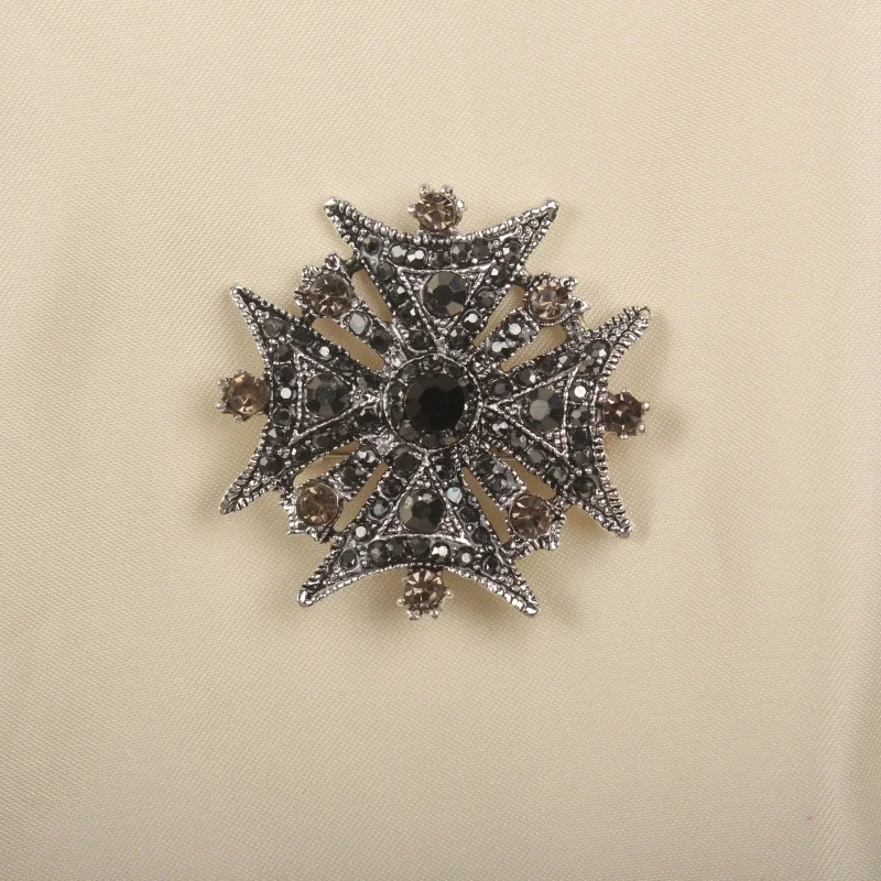 

Creative Xingxiu Alloy Drop Oil Inlaid Diamond Brooch European American Retro Fashion Badge Men/Women's Clothing Accessories