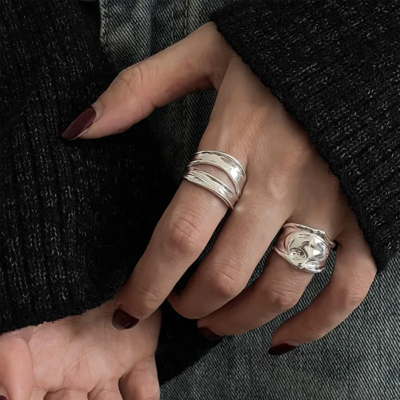 

Женское кольцо из серебра 925 пробы с геометрическим узором