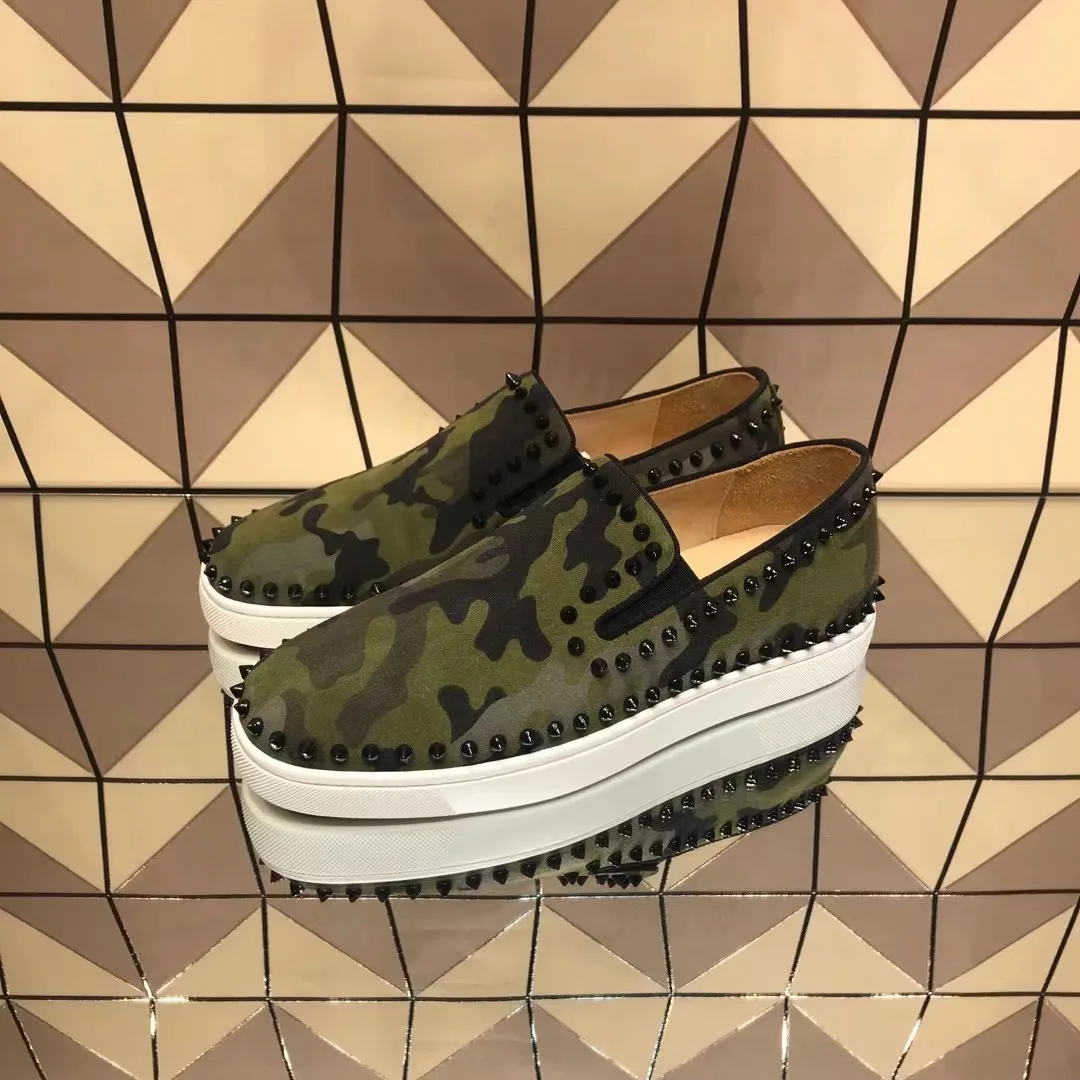 

Low Top Red Bottom Shoes for Men Luxury High Quality Trainers Male Driving Spiked Bar Rivet Green Graffiti Suede Genuine Leather