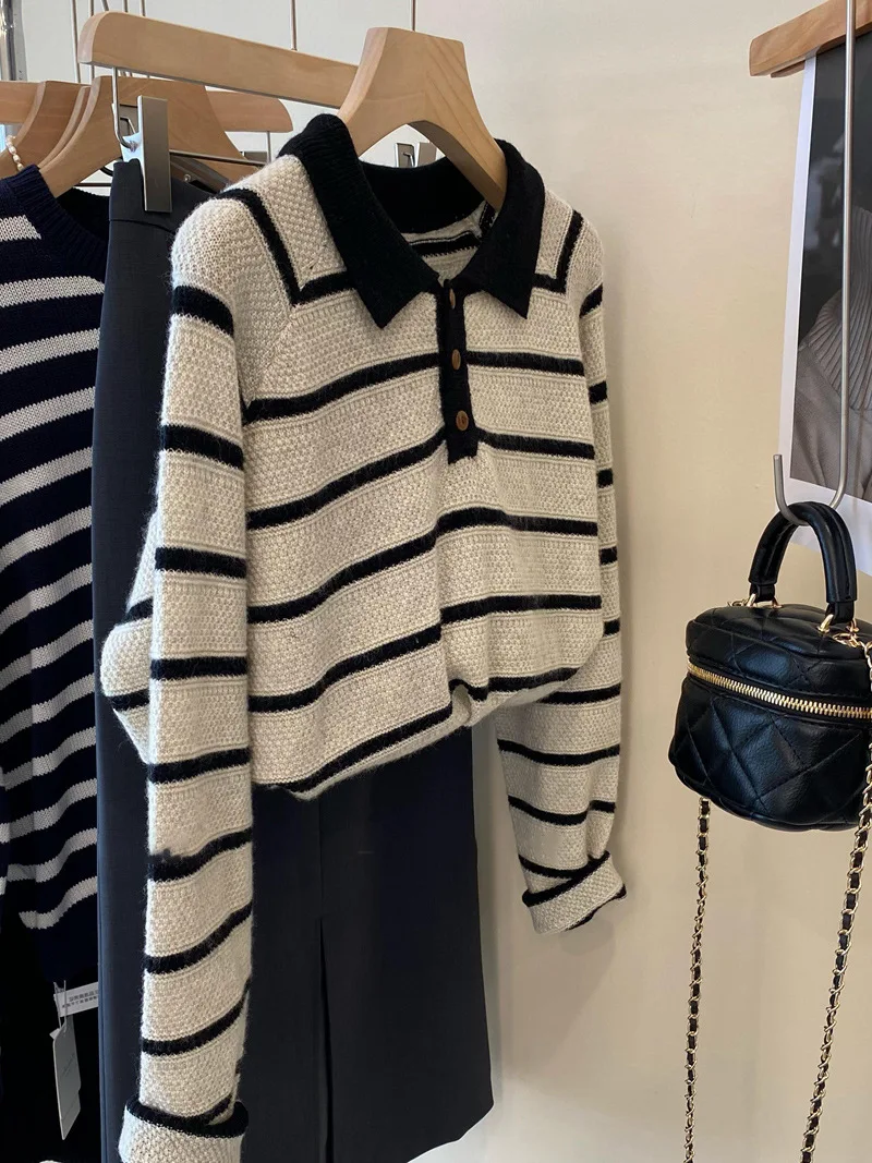 

High-end contrast striped polo lapel pullover knit women's autumn/winter design sense niche Hong Kong flavor versatile sweater