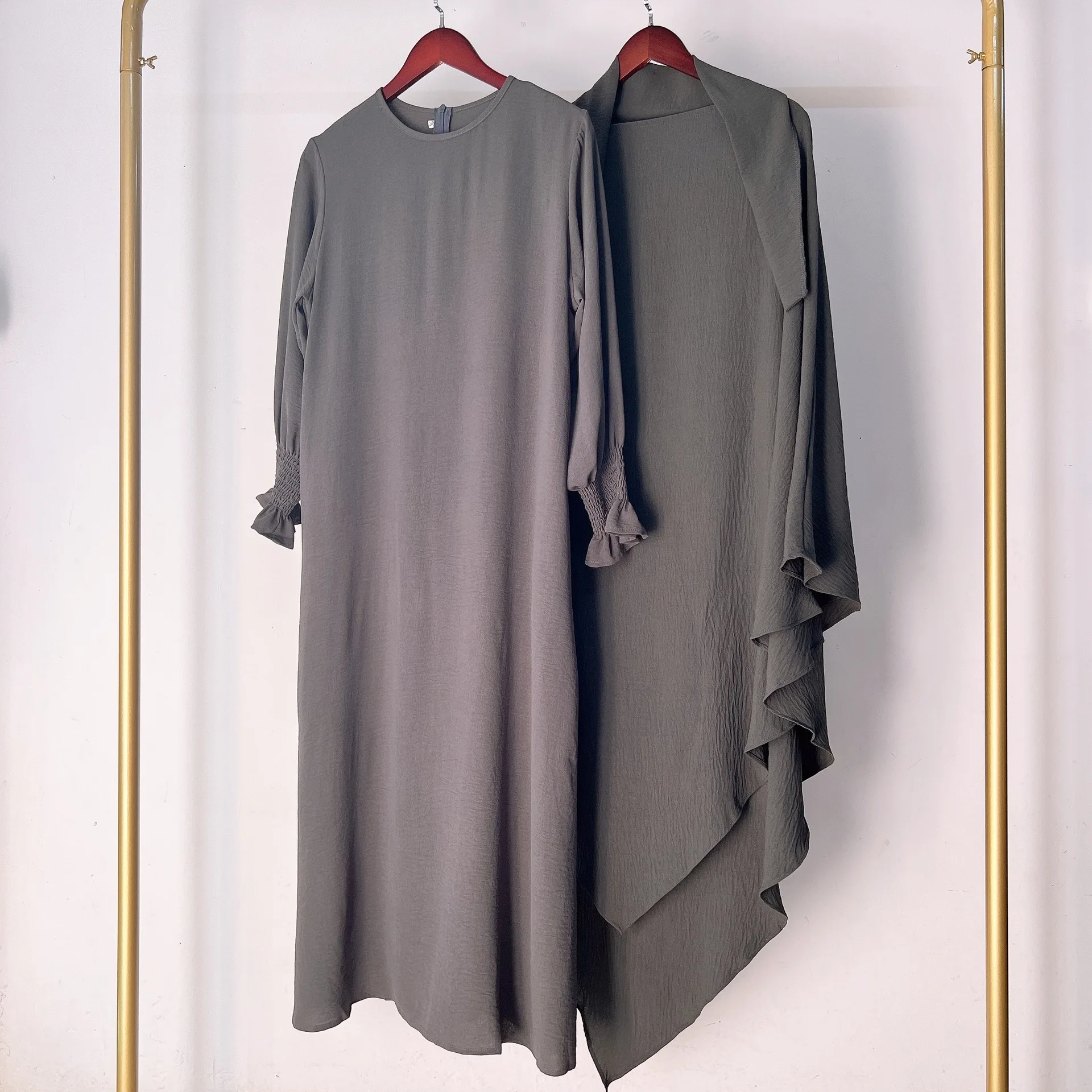 Dark gray [set]