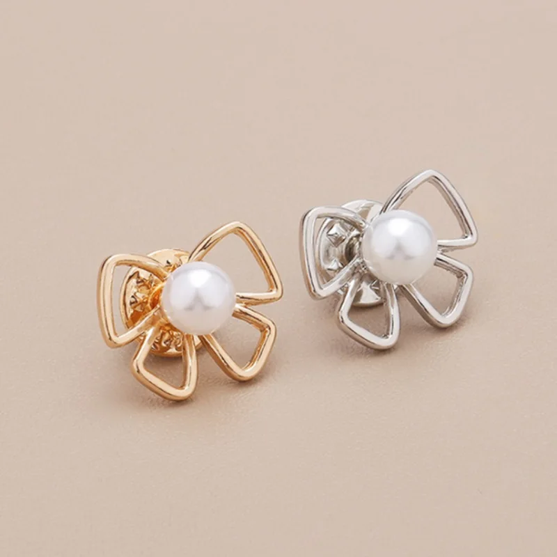 Exquisite Mini Gold Color Brooch For Women Elegant Charm Pearl Sweater Cardigan Clip Dress Shirt Collar Lapel Pin Jewelry Gifts