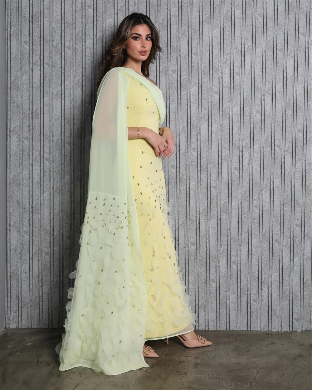 

Yipeisha Retro Elegant One-shoulder Sheath Quinceanera Evening Sequin Flowers Fold Chiffon Prom Dresses