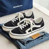 2024 Classic Black Men's Canvas Shoes Comfort Lace-up Vulcanized Shoes Man Skateboard Breathable Canvas Sneakers Men Espadrilles 1