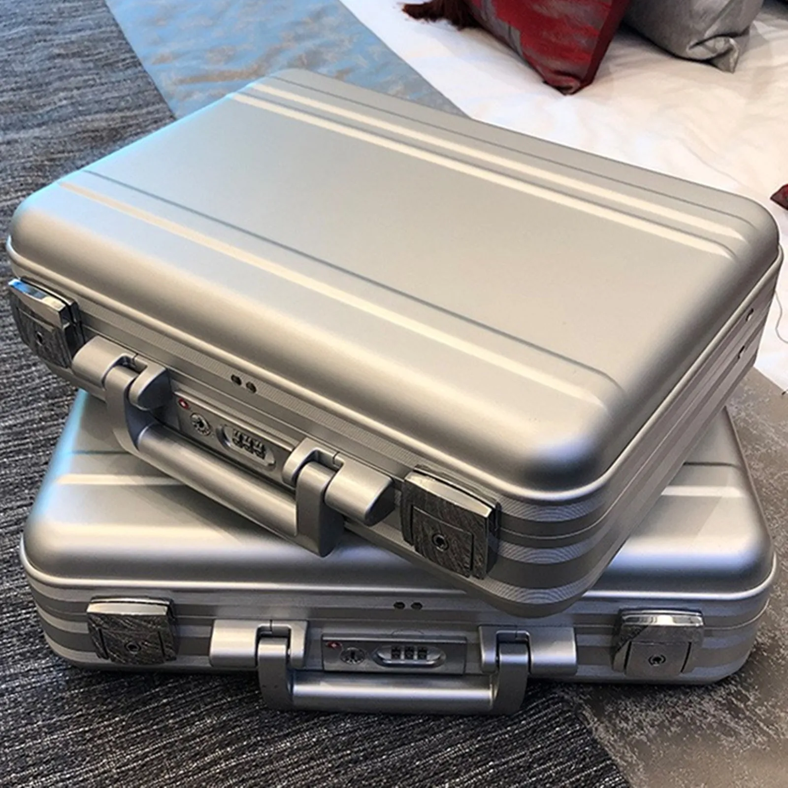 

Портативный чемодан из алюминиевого сплава, ящик для инструментов, деловая водонепроницаемая сумка для хранения для путешествий, для ноутбука, планшета, ПК, яркий Сейф