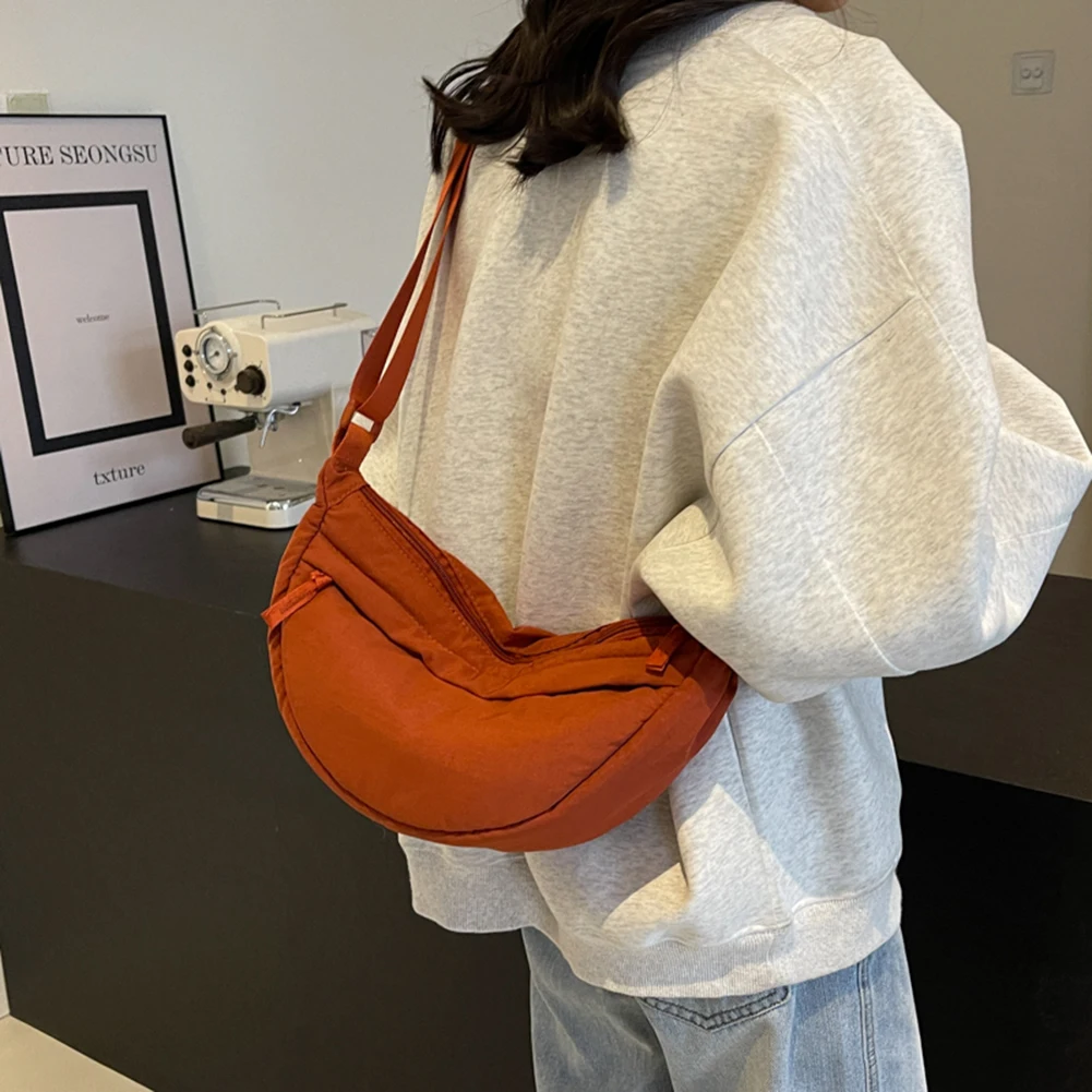 LATRAT Borsa a tracolla da donna a mezza luna, casual, borsa a tracolla a mezza luna, borsa a tracolla con tracolla regolabile, colore nero, Nero