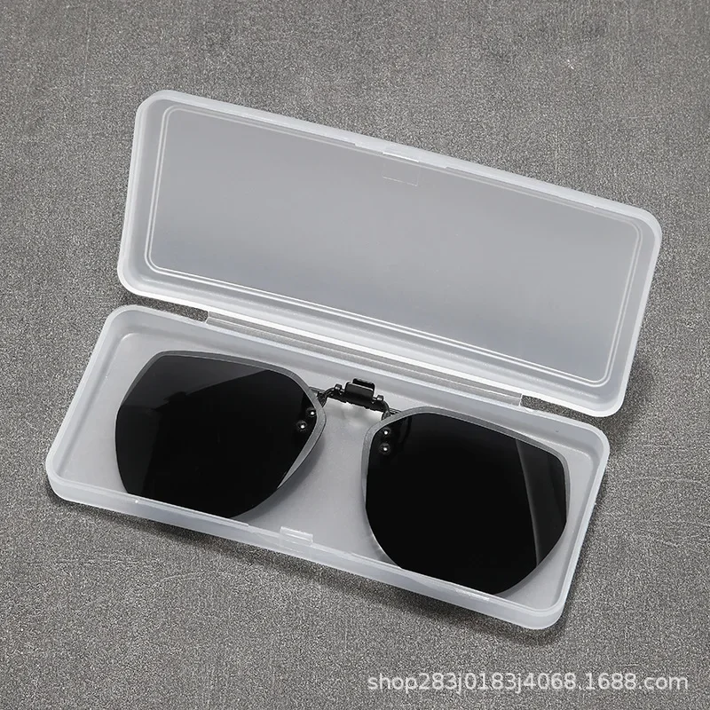 Universal Clip-On Protective Sunglasses Pouch - Durable Eyeglasses Case