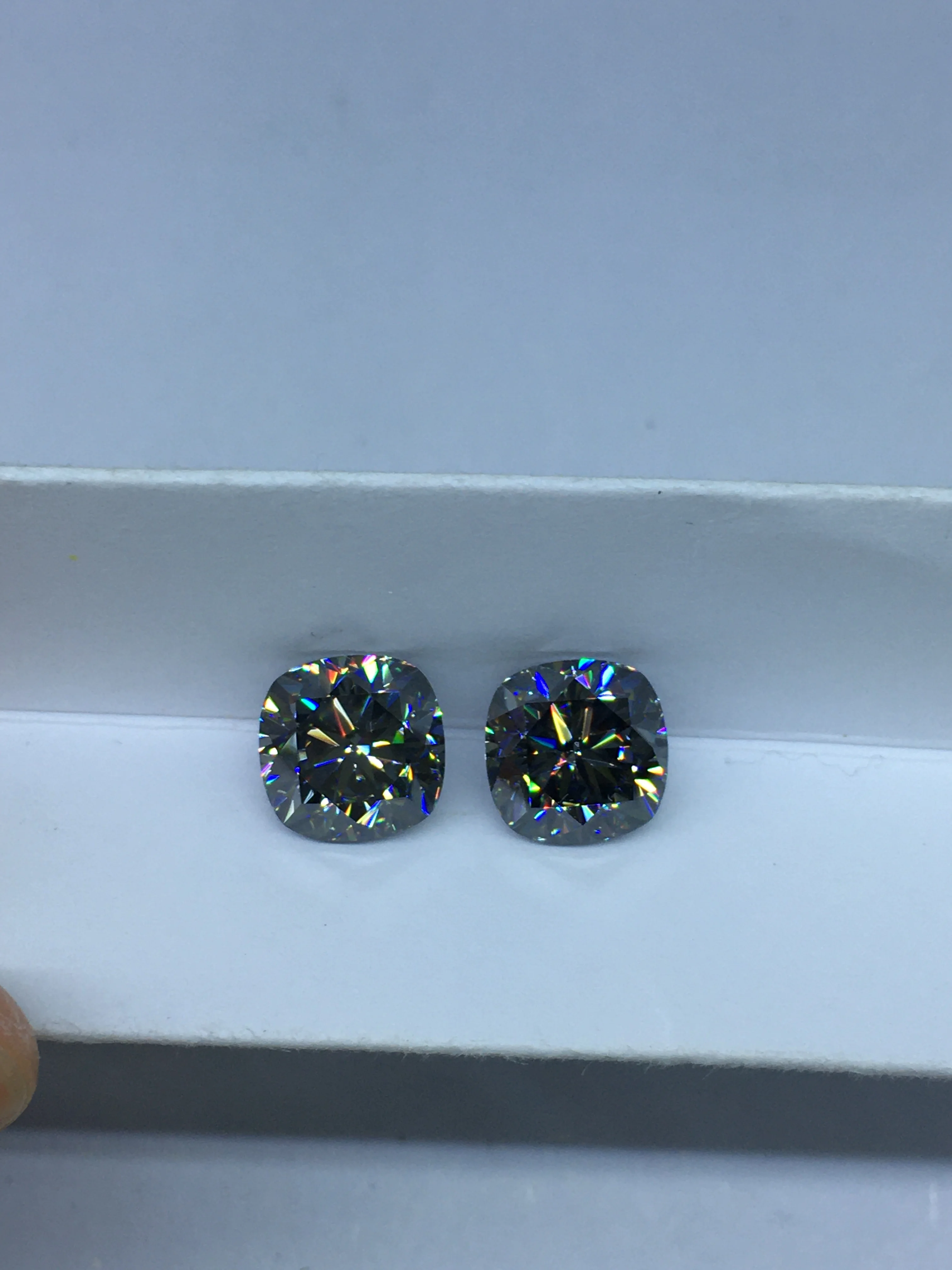 Muslimholycome Moissanite All'Ingrosso Grigio Vvs1 Certificato Gra Taglio Cuscino Moissanite Diamond Test Positivo Spedizione Gratuita