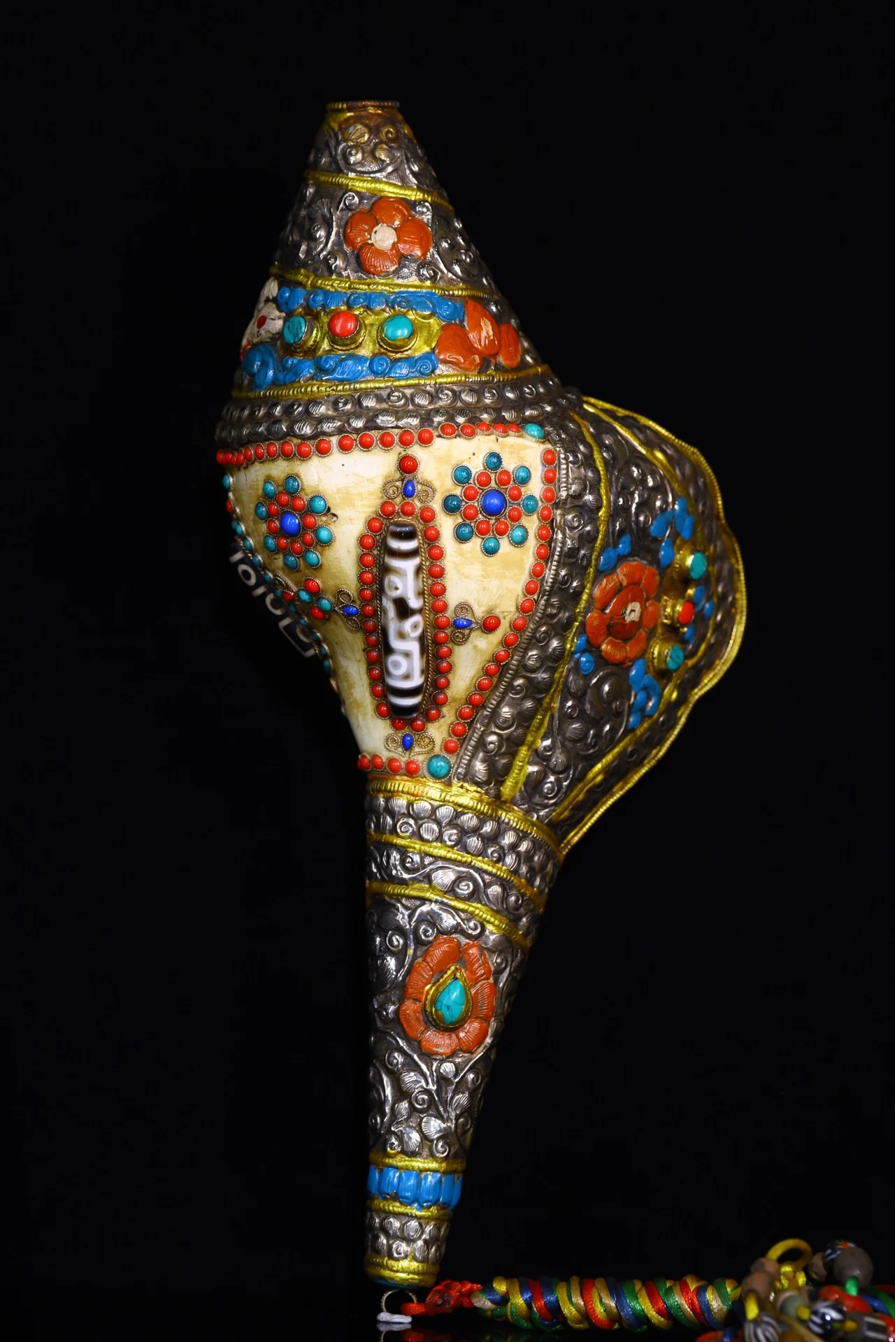 

14"Tibetan Temple Collection Old Natural Conch Painted Tibetan silver Mosaic Gem gZi Beads flower Buddha Conch Dharma Amulet