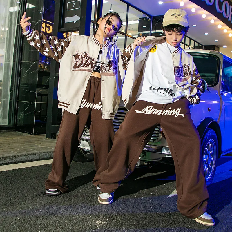 

Jazz Street Dance Hip Hop Costume Letter Print Patchwork Motorcycle Suit Jacket + Cargo Pant 2pcs Boy Girl Festival Stage Outfit