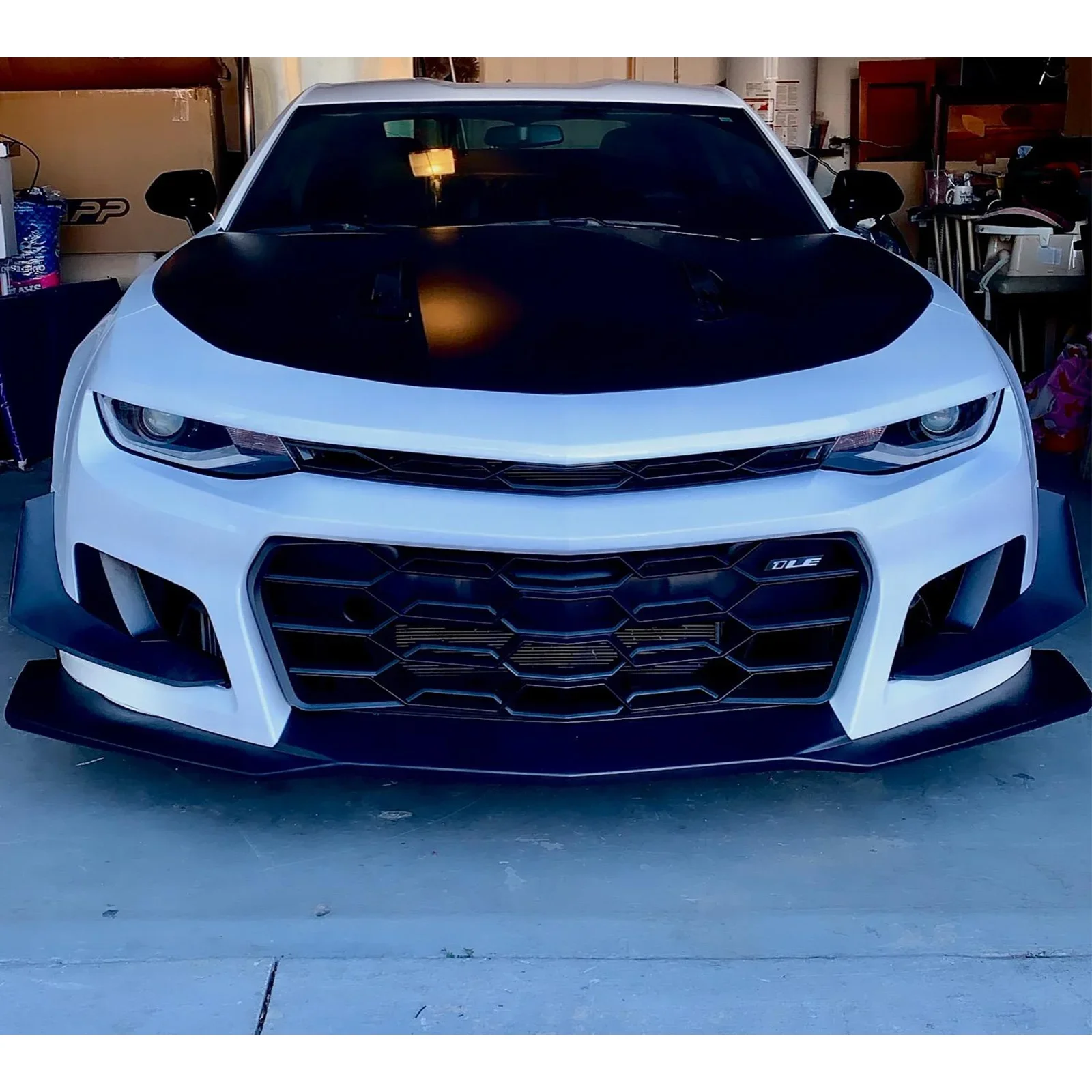 2 個車のフロントバンパーコーナーサイドスプリッターカナード